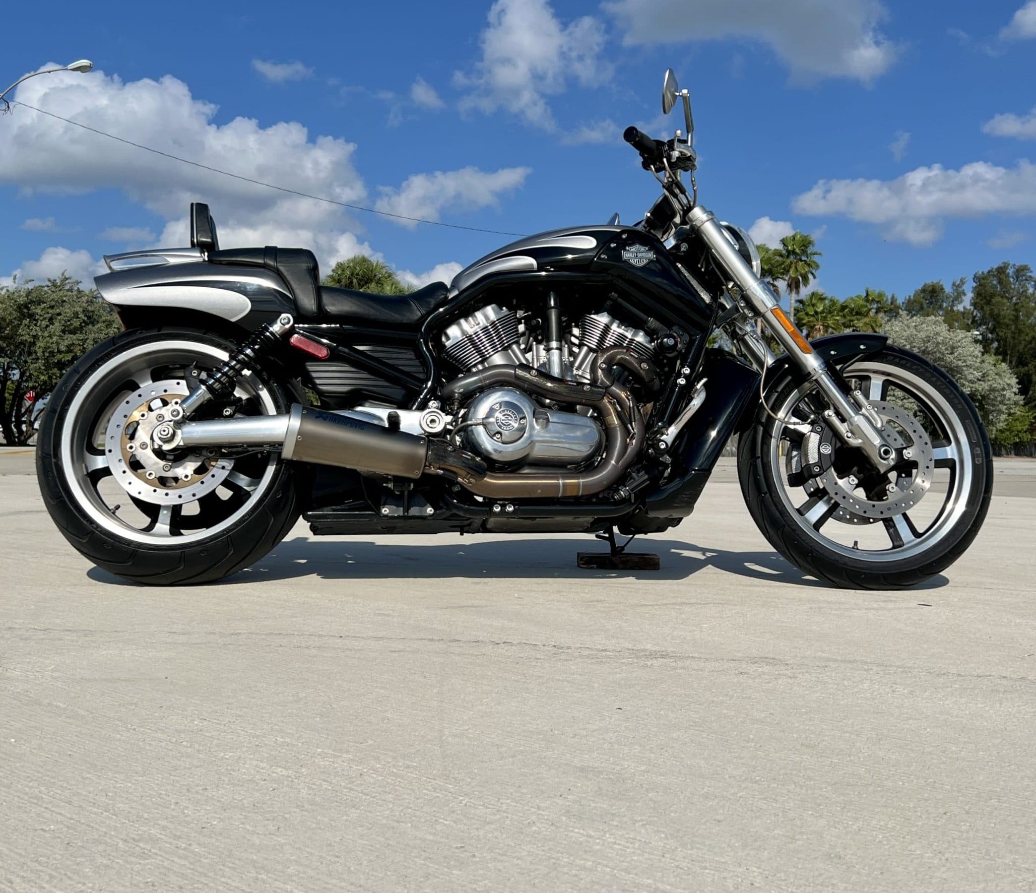Rent A Harley Davidson V Rod Muscle In Miami FL | $150.65 /24hr